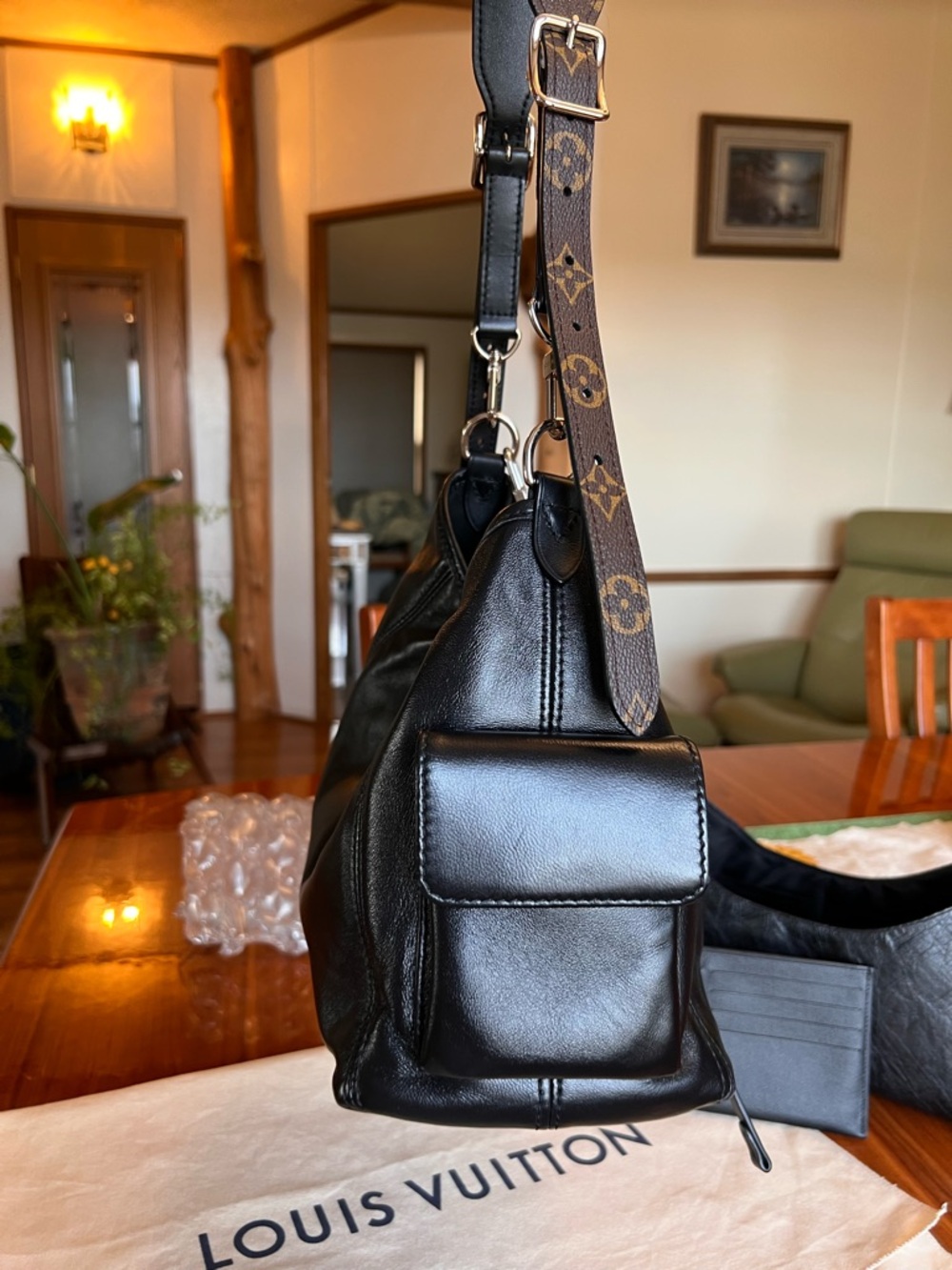 Louis Vuitton CarryAll Cargo Vibe PM - Picture 14 of 17